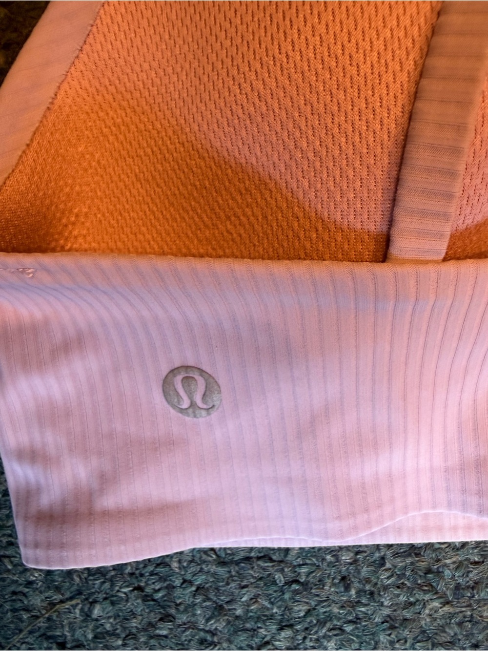 lululemon Ribbed Like A Cloud pink bar size 6 in great shape - Picture 3 of 4